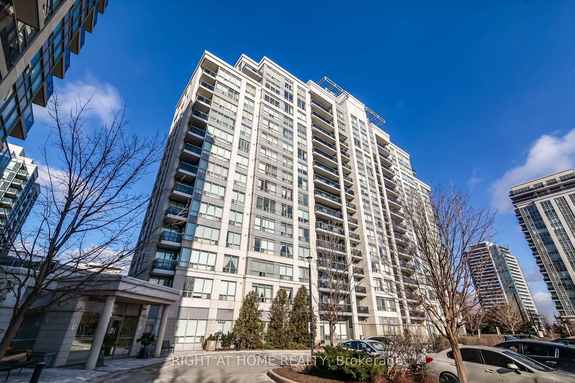Photo 1 of Unit 812, 50 Disera Drive, Vaughan, Beverley Glen — HOMEH