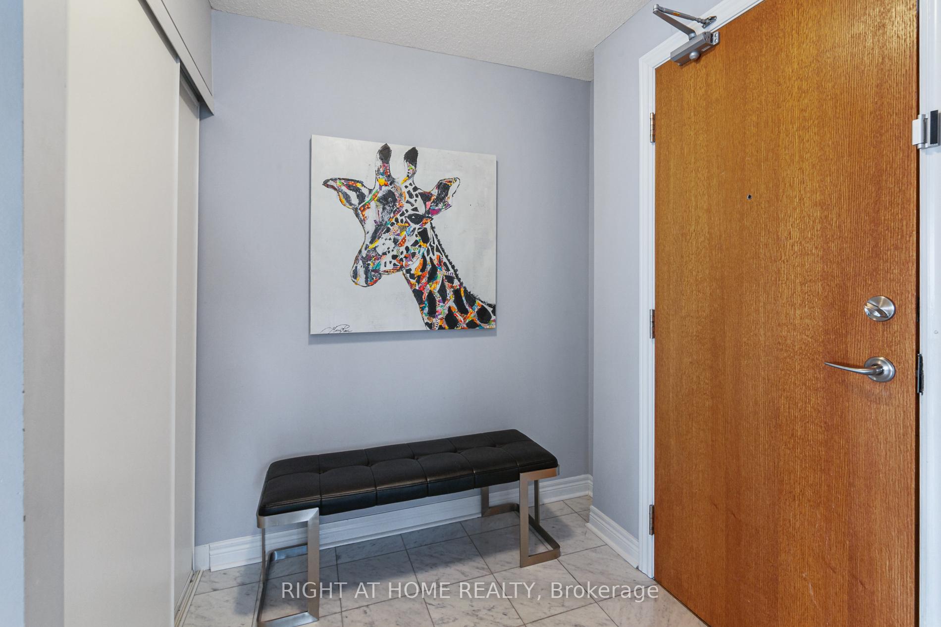 Photo 3 of Unit 812, 50 Disera Drive, Vaughan, Beverley Glen — HOMEH
