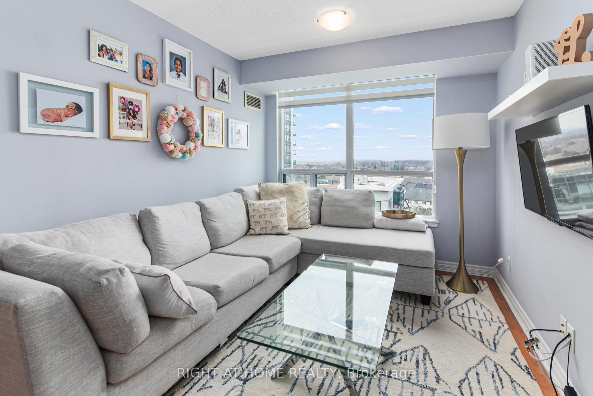 Photo 8 of Unit 812, 50 Disera Drive, Vaughan, Beverley Glen — HOMEH