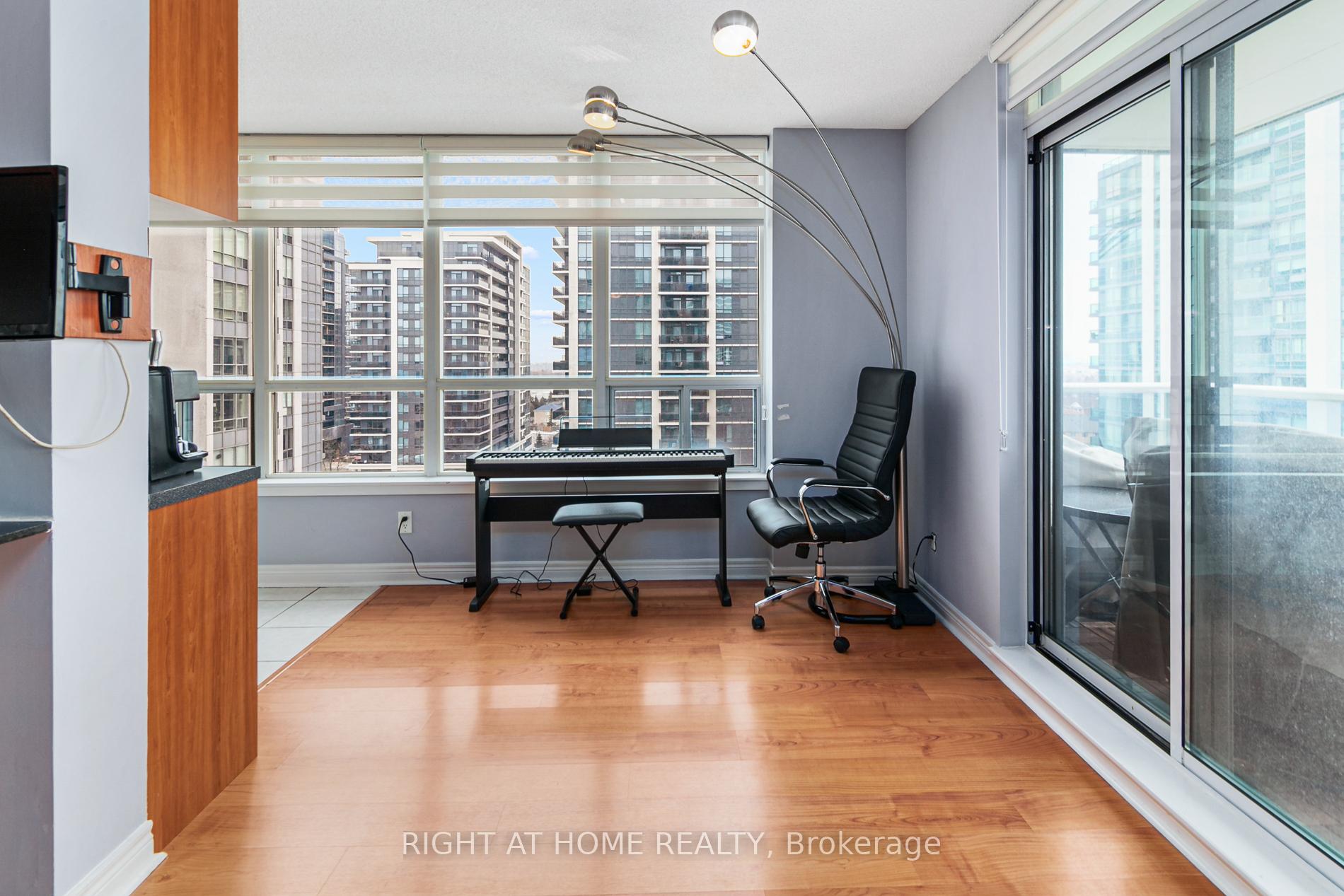 Photo 21 of Unit 812, 50 Disera Drive, Vaughan, Beverley Glen — HOMEH