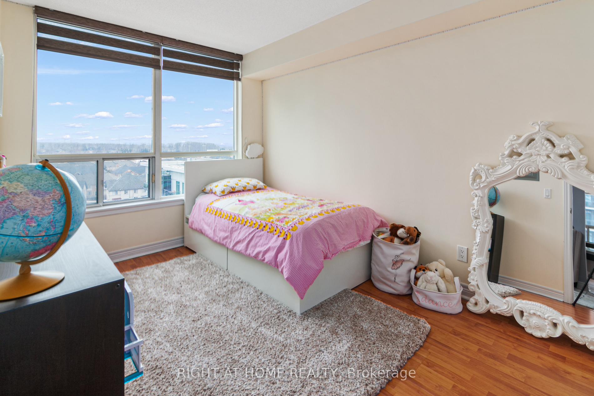 Photo 22 of Unit 812, 50 Disera Drive, Vaughan, Beverley Glen — HOMEH