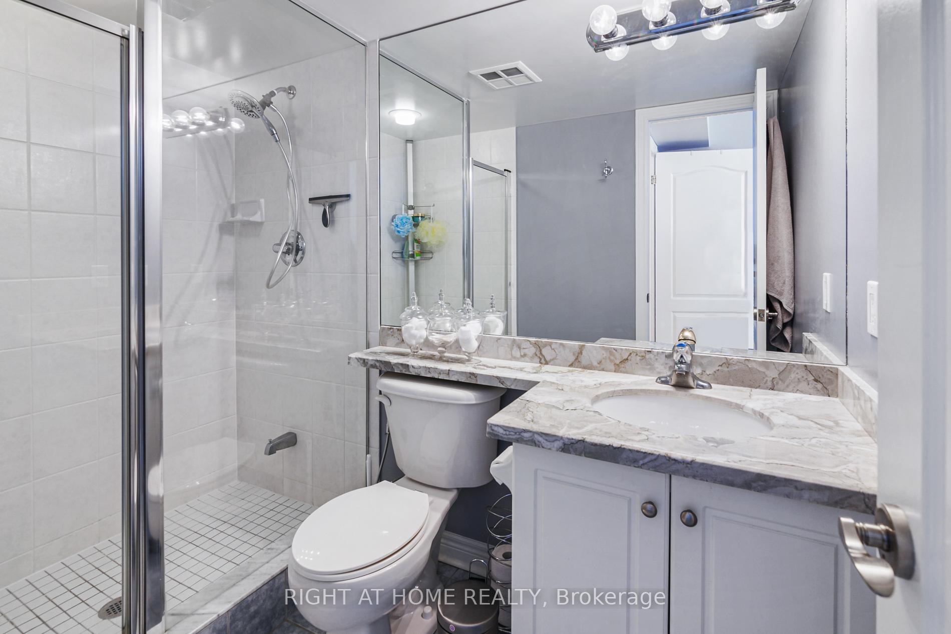 Photo 26 of Unit 812, 50 Disera Drive, Vaughan, Beverley Glen — HOMEH