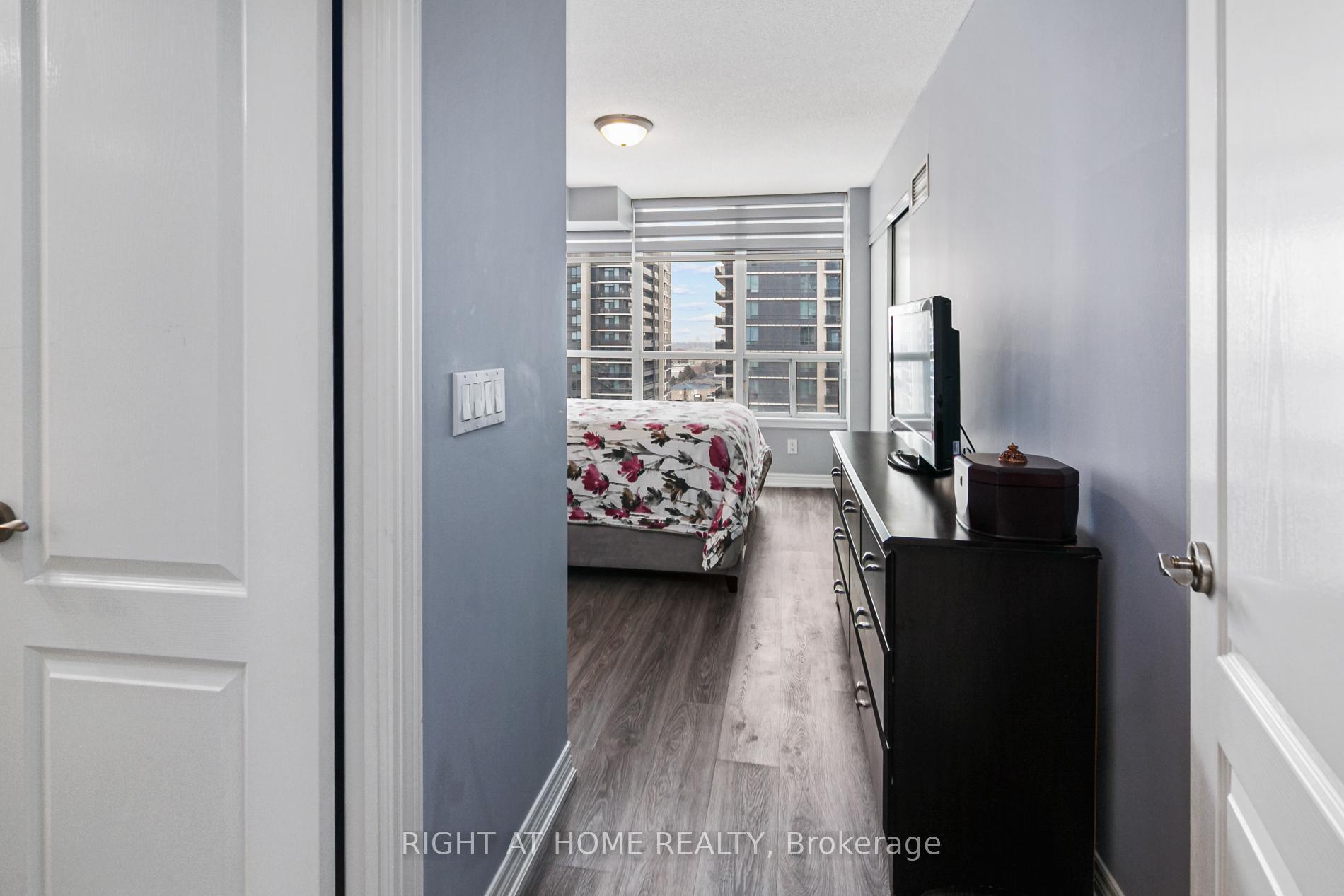 Photo 27 of Unit 812, 50 Disera Drive, Vaughan, Beverley Glen — HOMEH