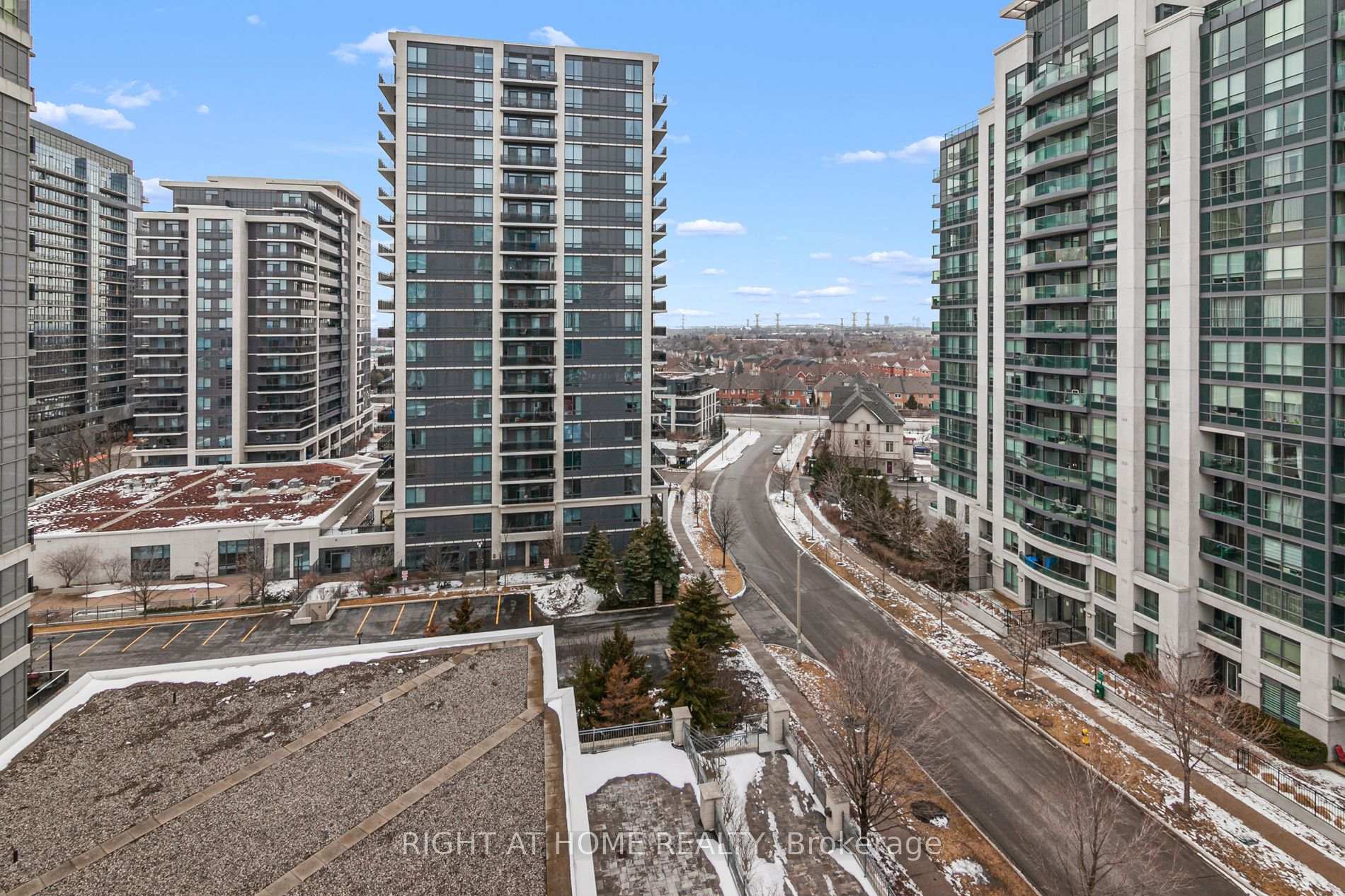 Photo 33 of Unit 812, 50 Disera Drive, Vaughan, Beverley Glen — HOMEH