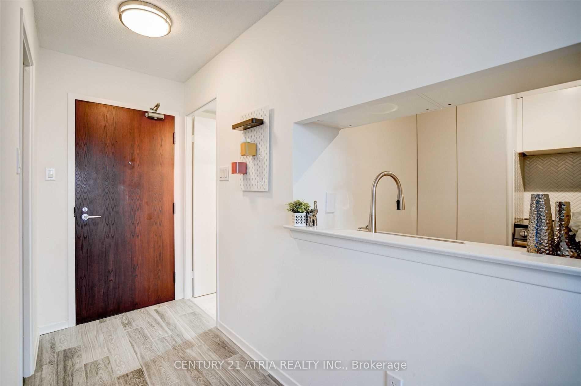 Photo 5 of Unit 1504, 1055 Bay Street, Toronto, Bay Street Corridor — HOMEH