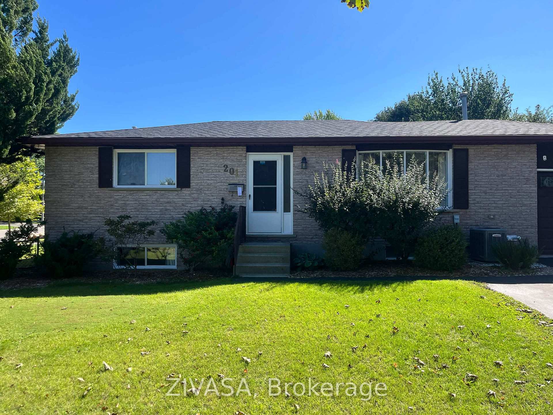 Photo 2 of 201 Rittenhouse Road, Kitchener, Country Hills West — HOMEH