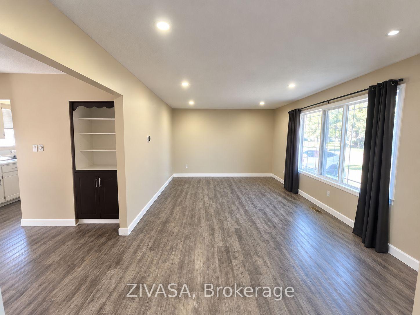 Photo 5 of 201 Rittenhouse Road, Kitchener, Country Hills West — HOMEH