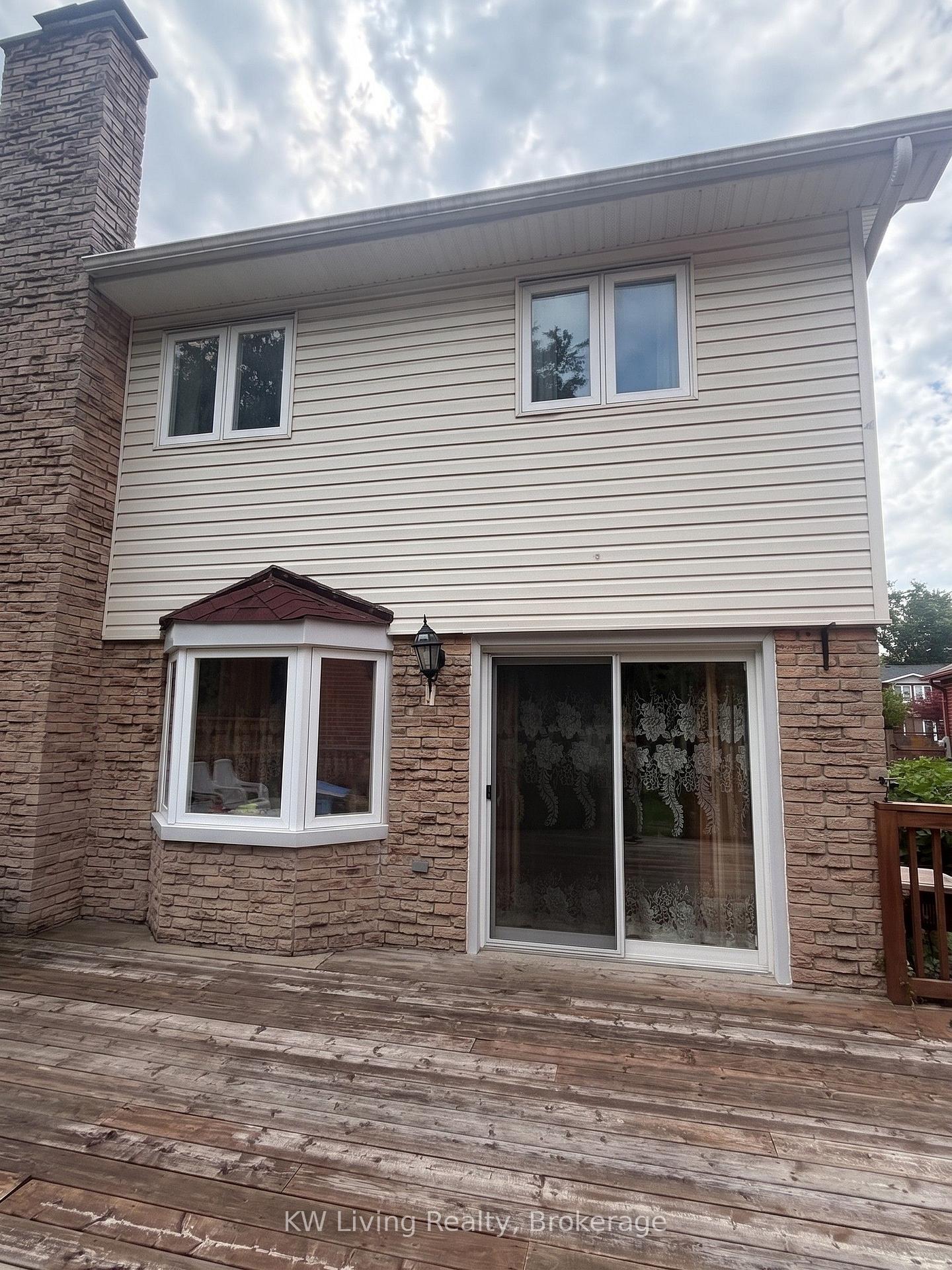 Photo 4 of 49 Montezuma Trail, Scarborough, Agincourt North — HOMEH