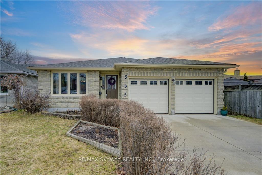 Photo 1 of Unit UPPER, 535 Appledale Crescent, Waterloo, Westvale — HOMEH