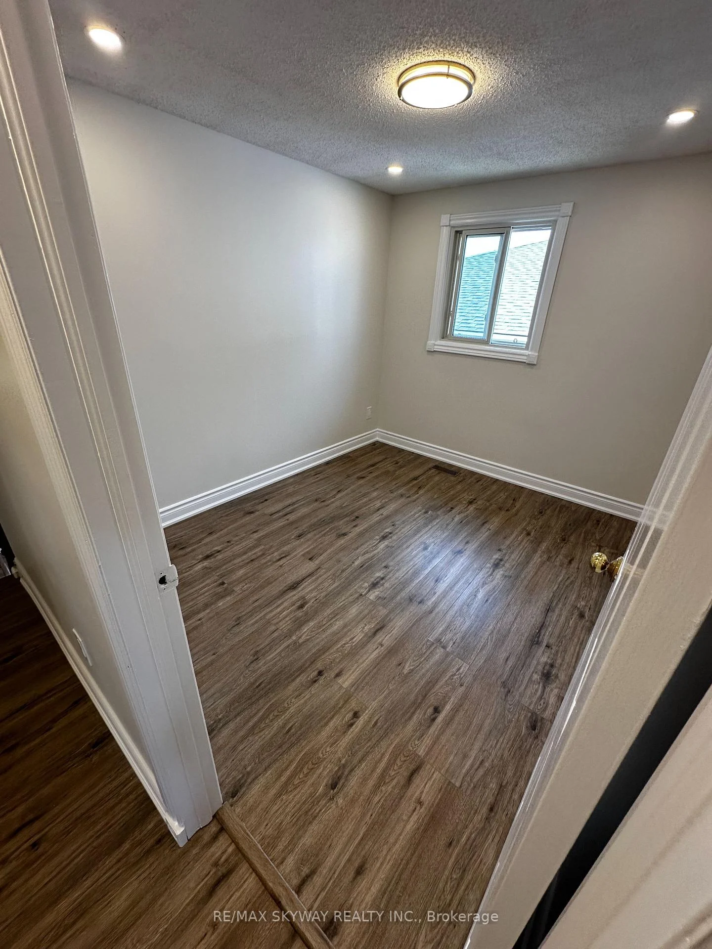 Photo 8 of Unit UPPER, 535 Appledale Crescent, Waterloo, Westvale — HOMEH