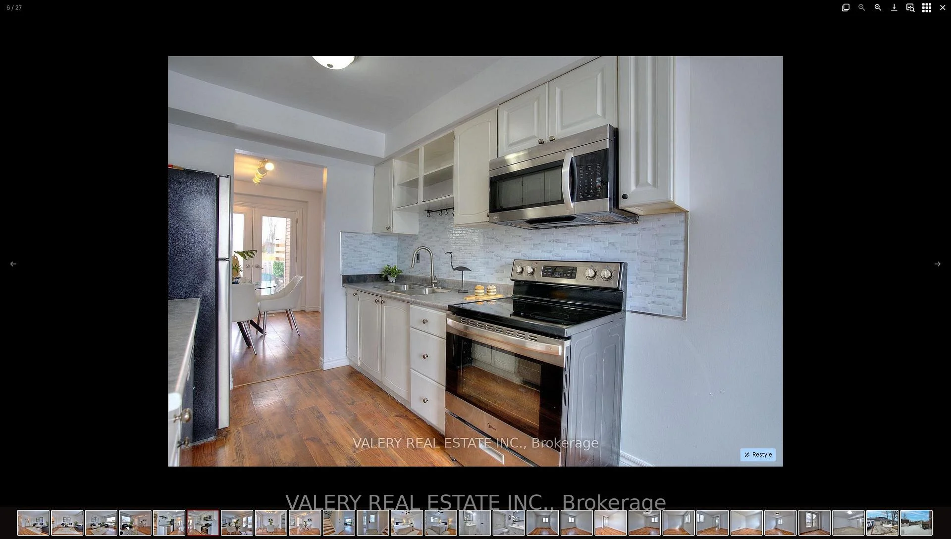 Photo 7 of 24 Lampman Lane, Barrie, Letitia Heights — HOMEH