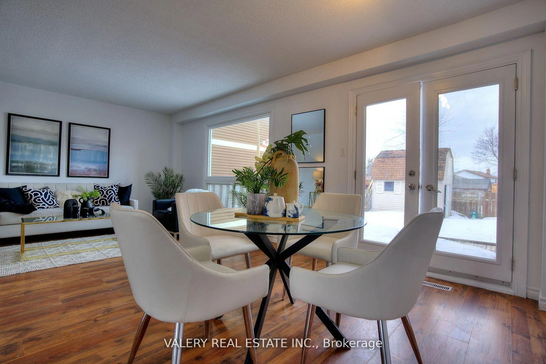 Photo 20 of 24 Lampman Lane, Barrie, Letitia Heights — HOMEH