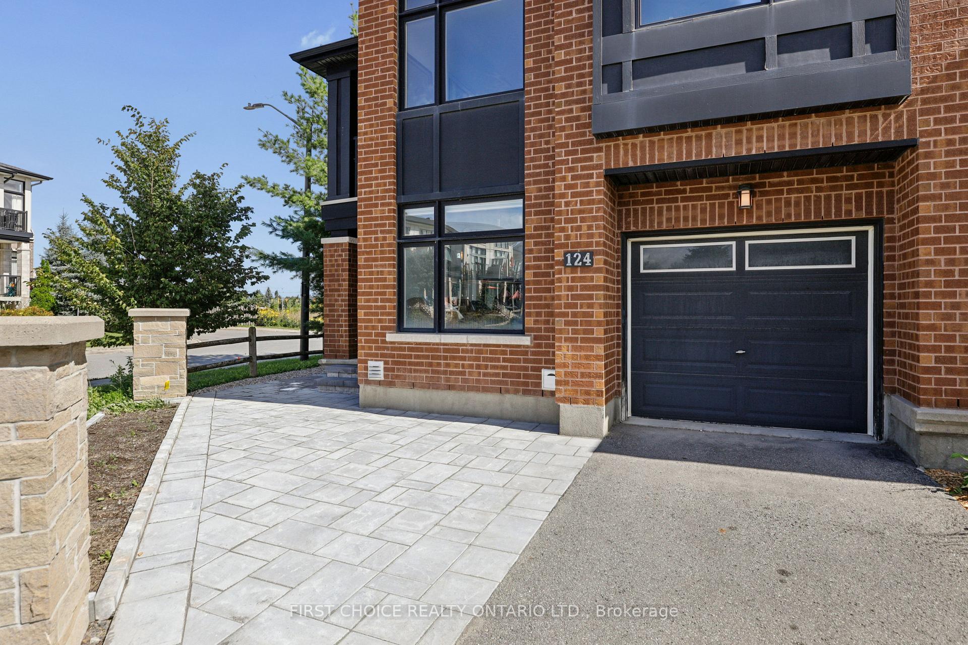 Photo 4 of 124 Nutting Crescent, Ottawa, Riverside South/Gloucester Glen — HOMEH