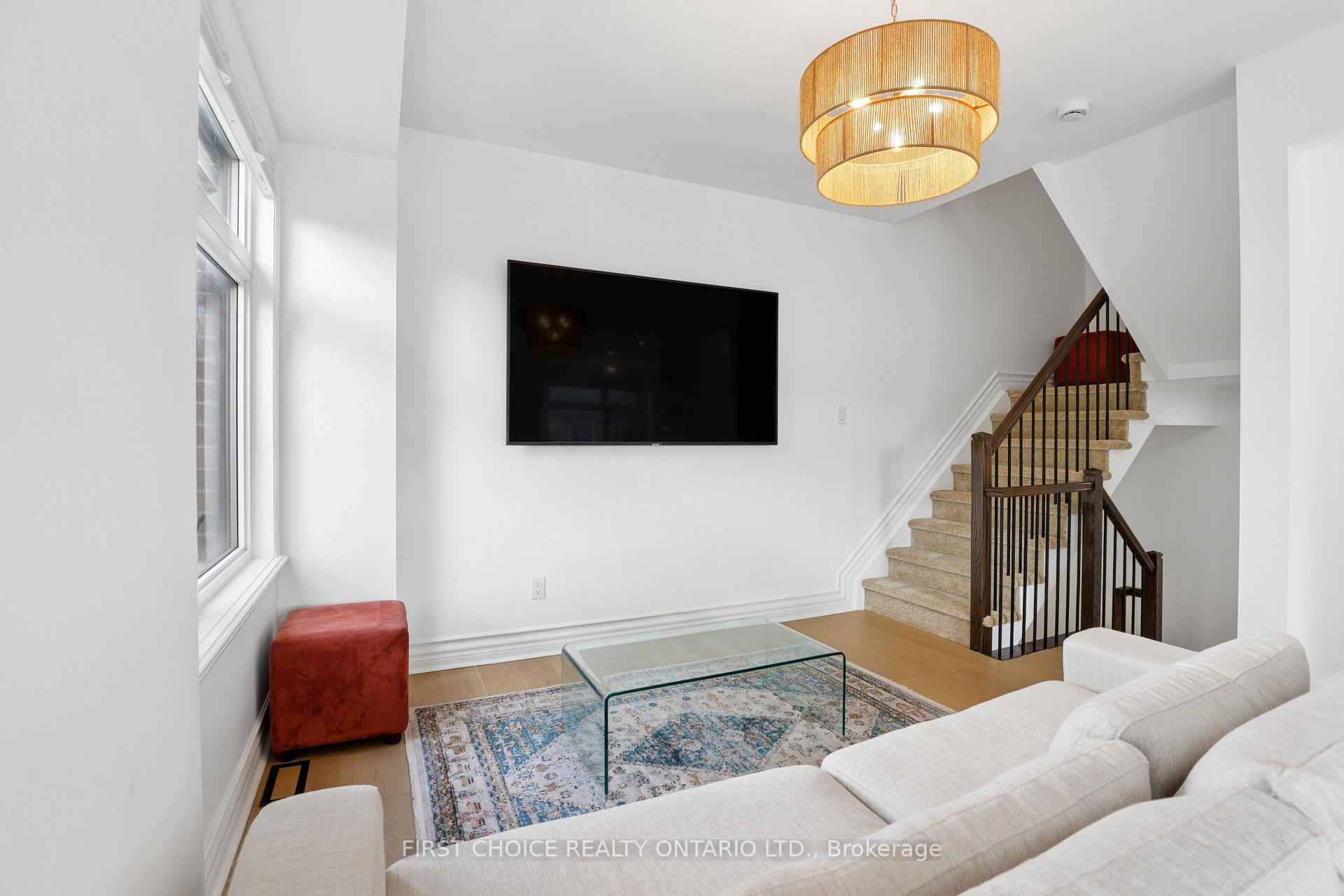 Photo 14 of 124 Nutting Crescent, Ottawa, Riverside South/Gloucester Glen — HOMEH