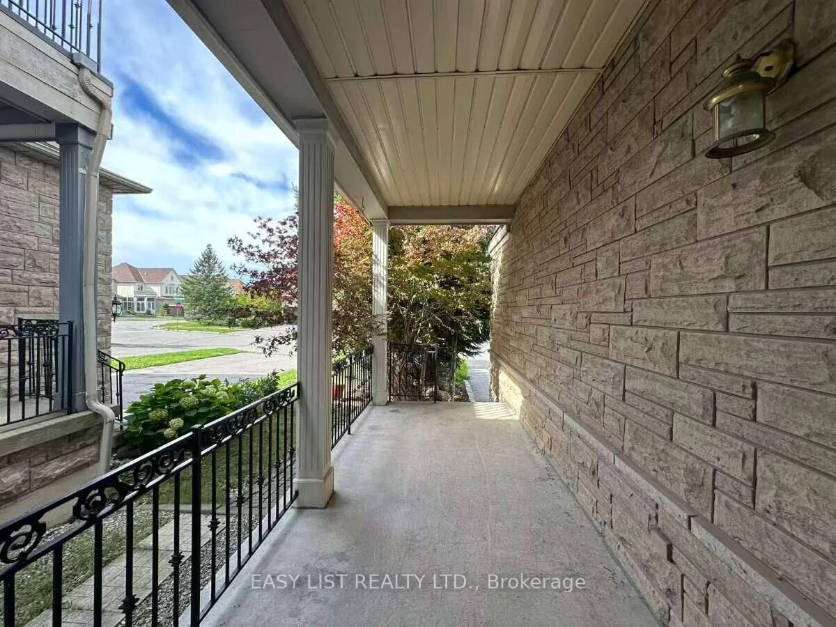 Photo 9 of 5 Copperstone Crescent, Richmond Hill, Rouge Woods — HOMEH