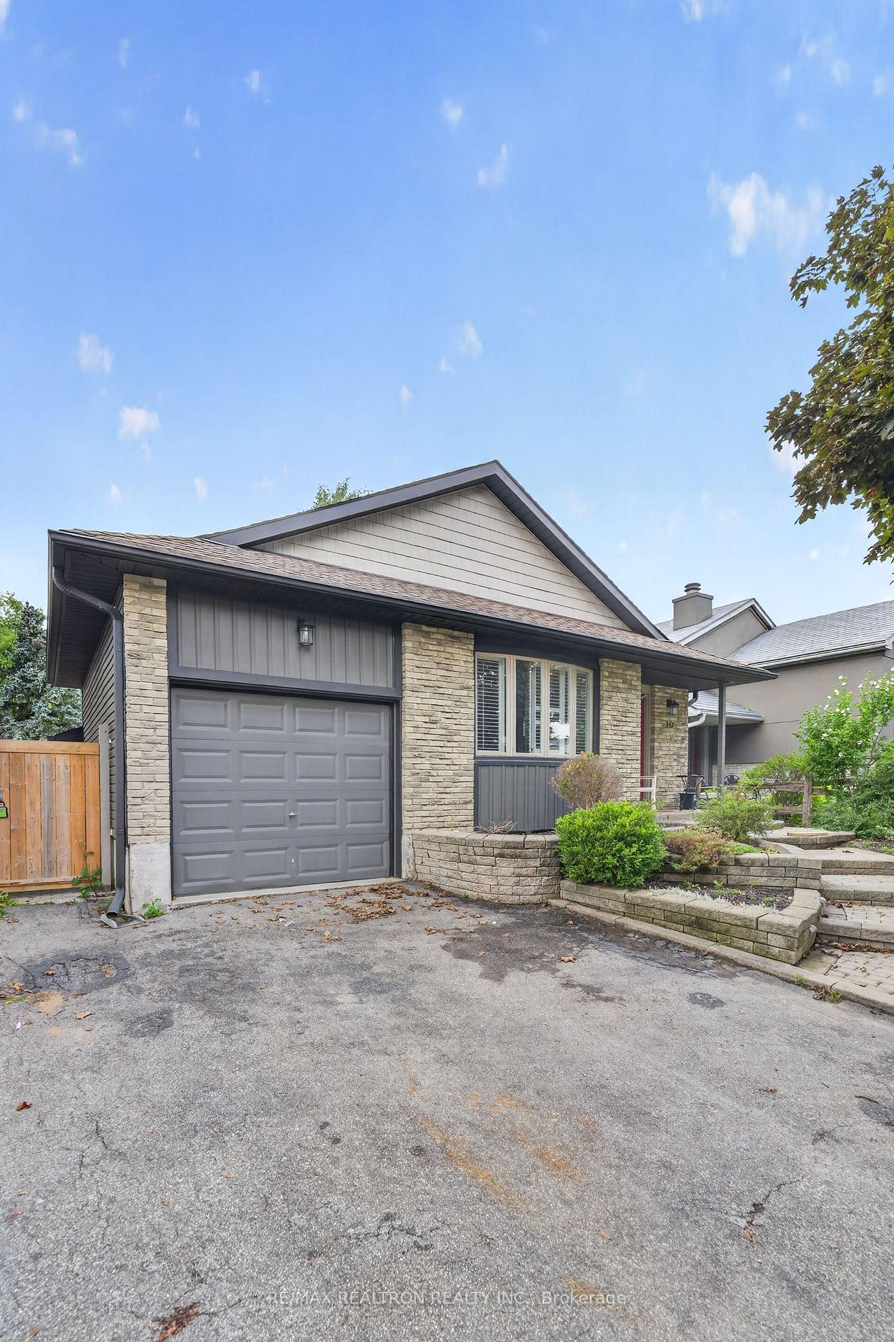 Photo 2 of Unit Lower, 10 Richvale Drive S, Brampton, Heart Lake East — HOMEH