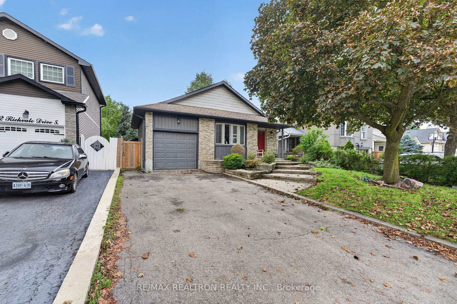 Photo 3 of Unit Lower, 10 Richvale Drive S, Brampton, Heart Lake East — HOMEH