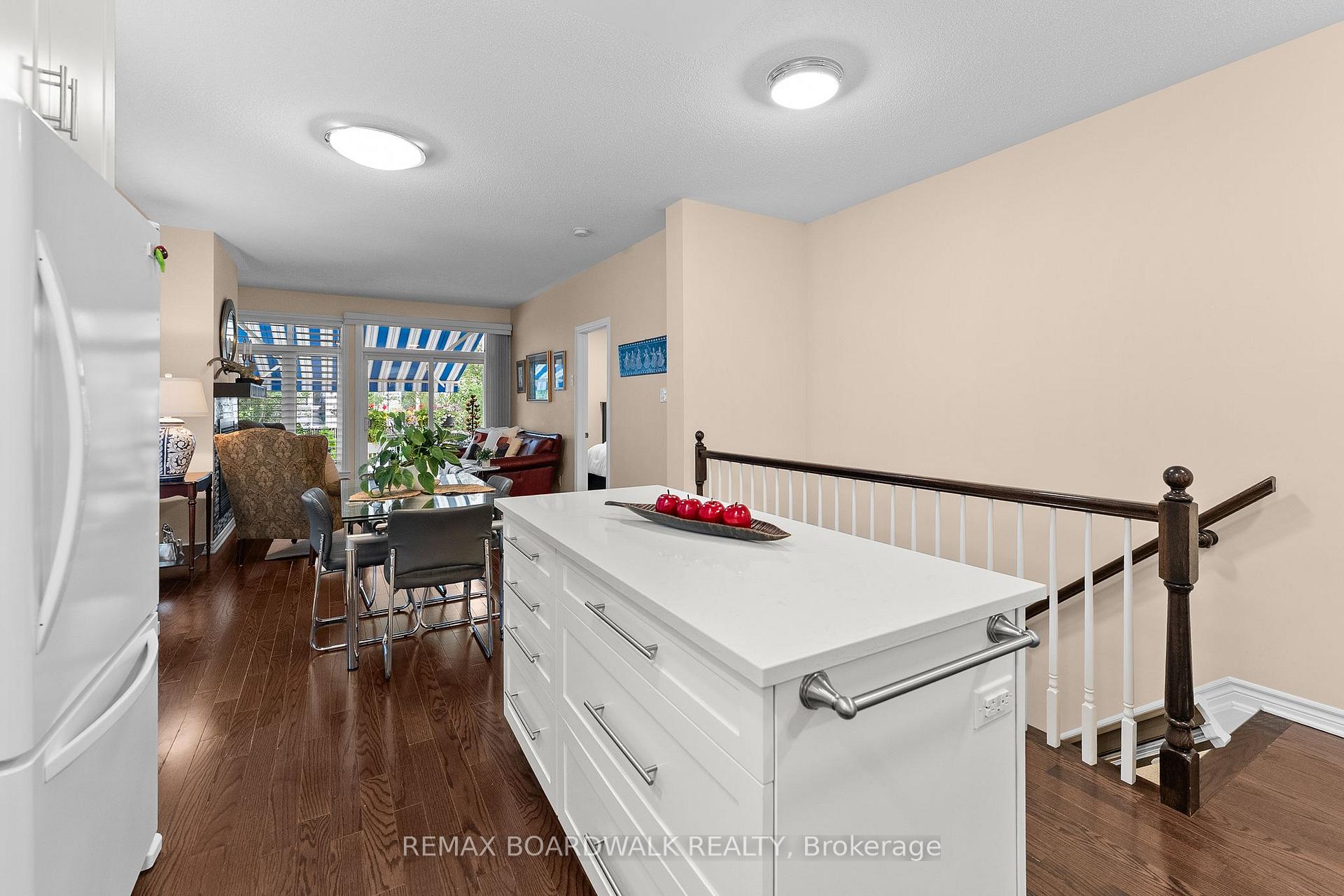 Photo 8 of 251 Bulrush Crescent, Ottawa, Blossom Park/Kemp Park/Findlay Creek — HOMEH