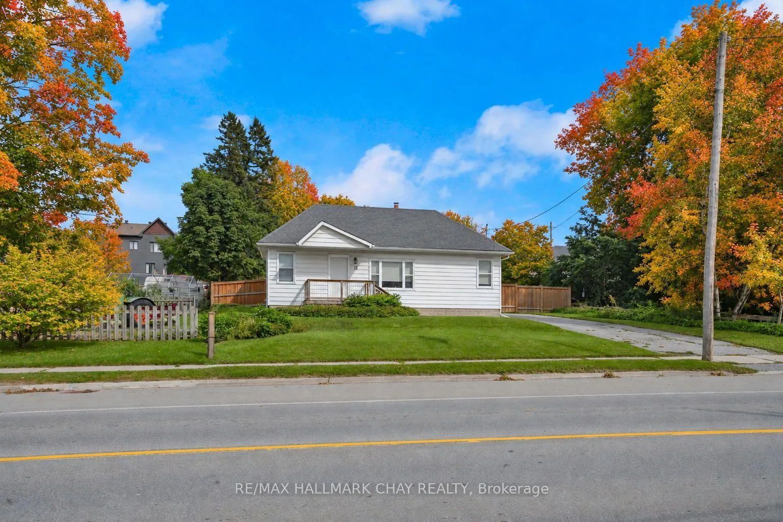 Photo of 11 King Street S