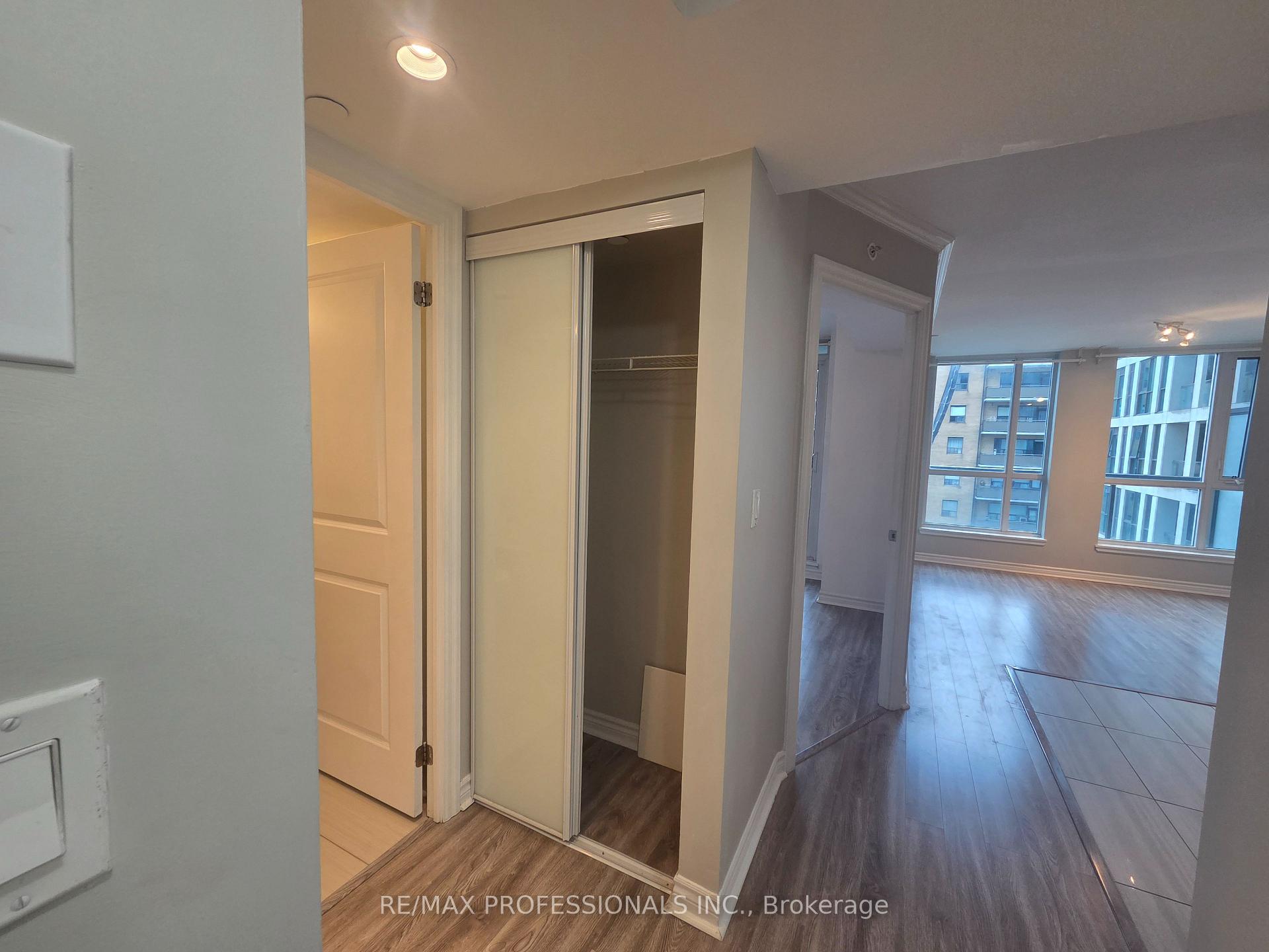 Photo 3 of Unit 422, 80 Esther Lorrie Drive, Etobicoke, West Humber-Clairville — HOMEH