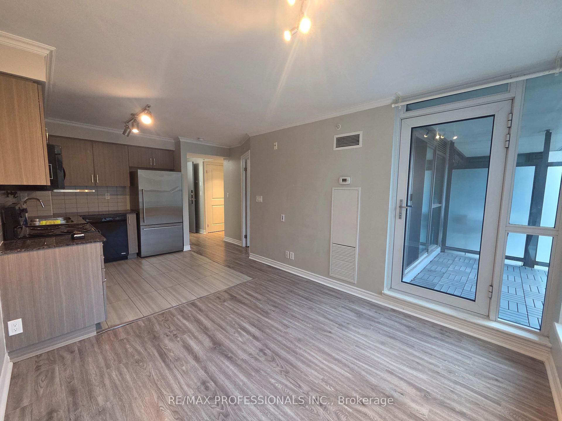 Photo 6 of Unit 422, 80 Esther Lorrie Drive, Etobicoke, West Humber-Clairville — HOMEH