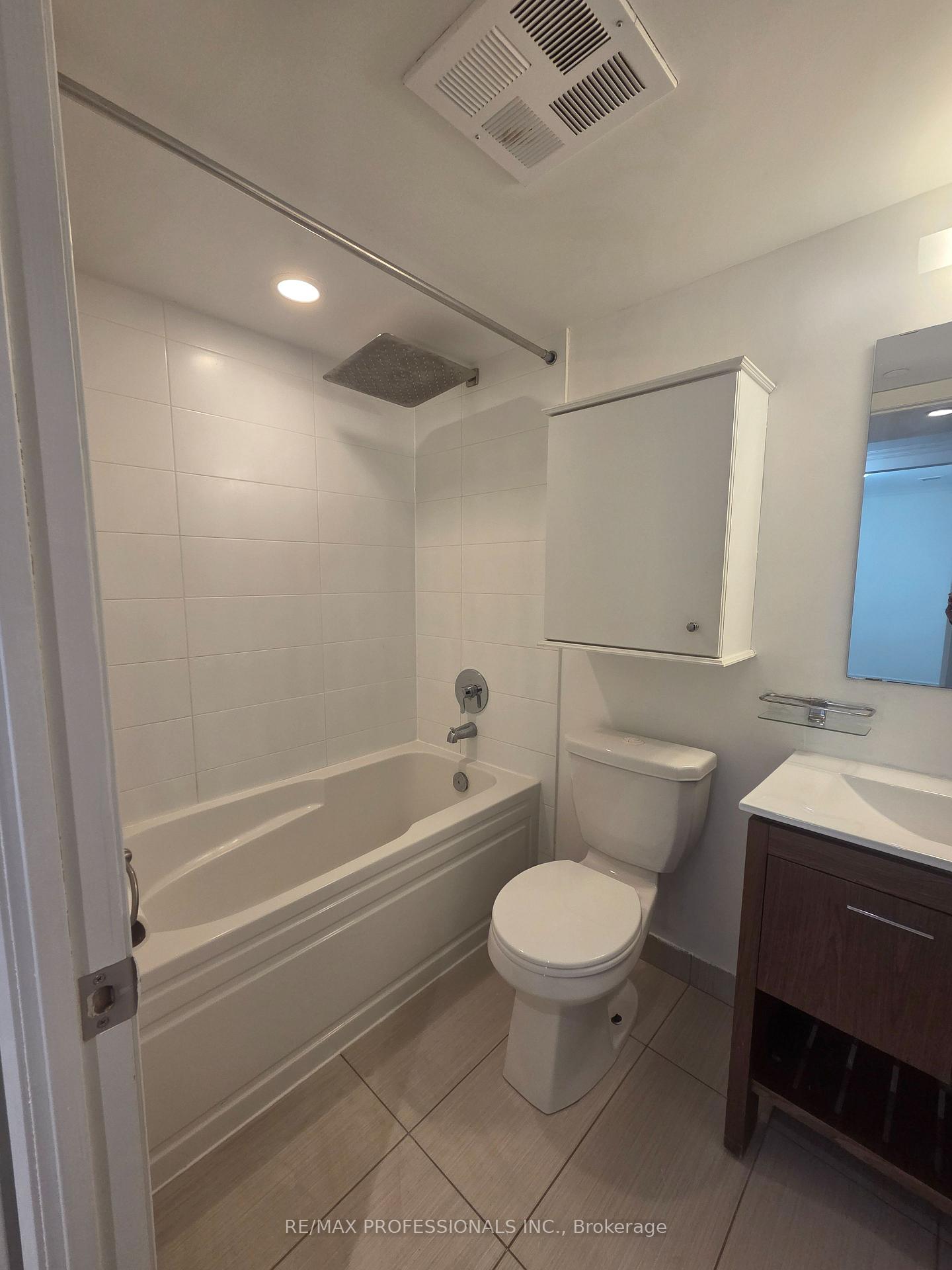 Photo 14 of Unit 422, 80 Esther Lorrie Drive, Etobicoke, West Humber-Clairville — HOMEH