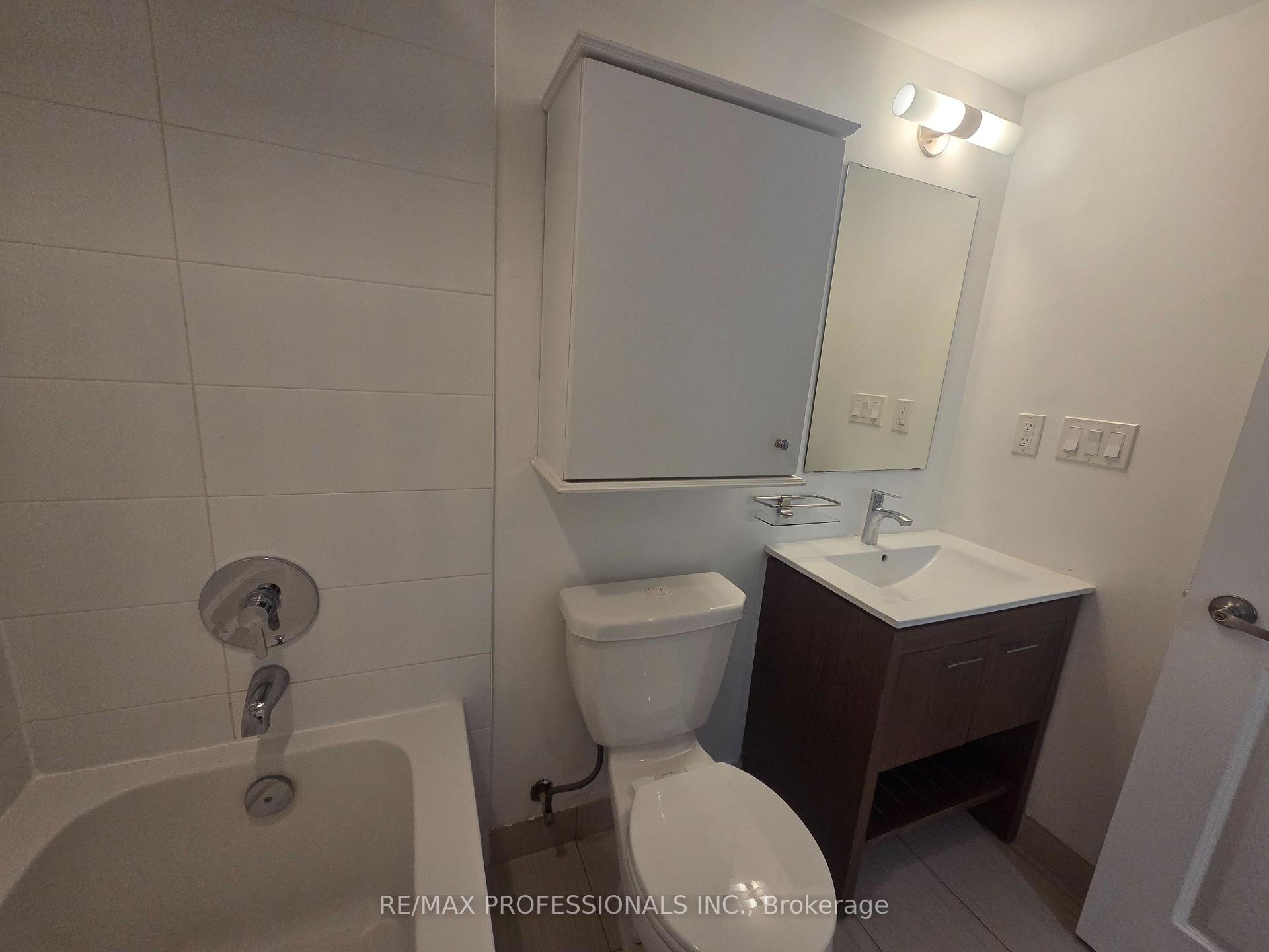 Photo 16 of Unit 422, 80 Esther Lorrie Drive, Etobicoke, West Humber-Clairville — HOMEH