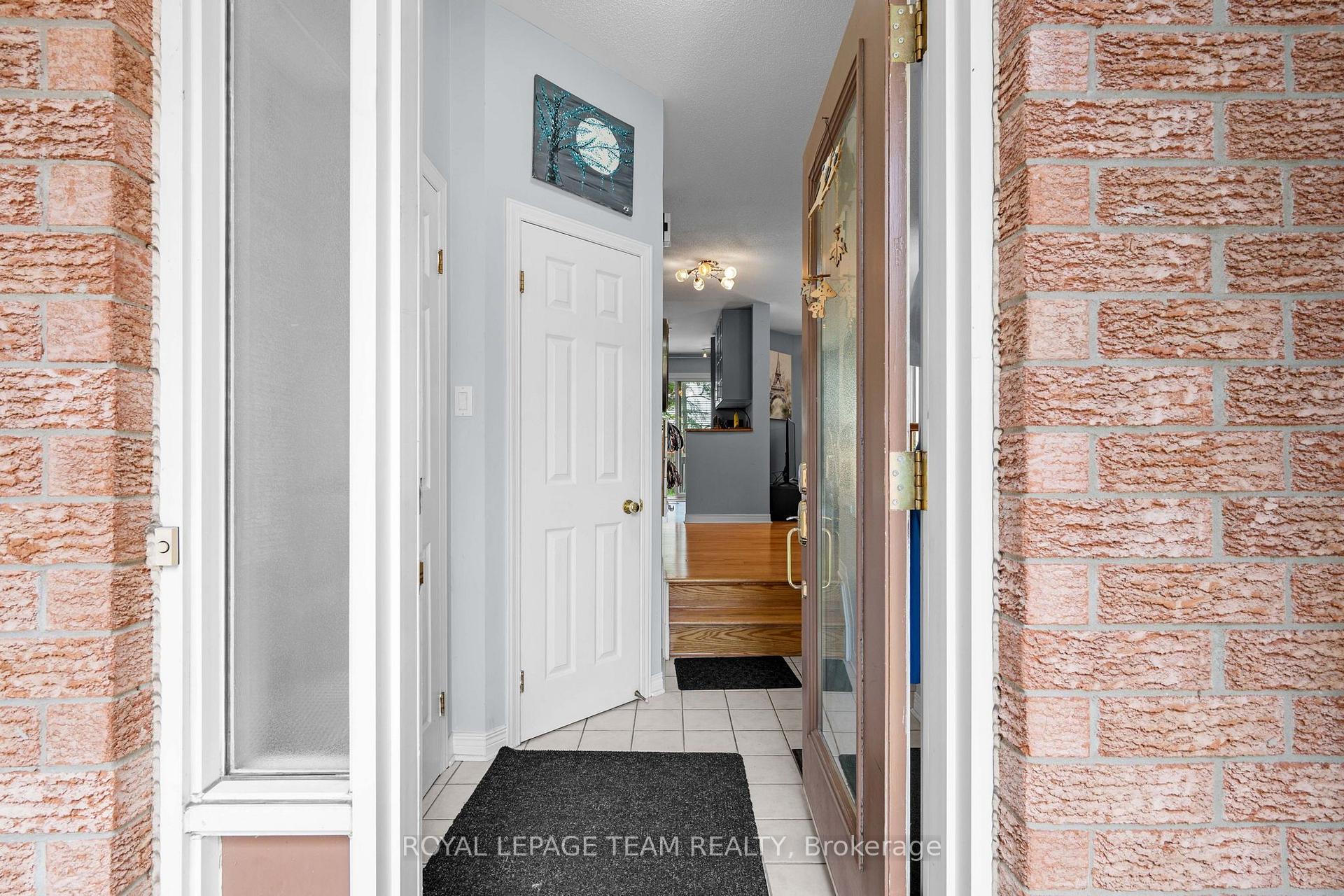 Photo 5 of 193 Thornbury Crescent, Ottawa, Centrepointe — HOMEH