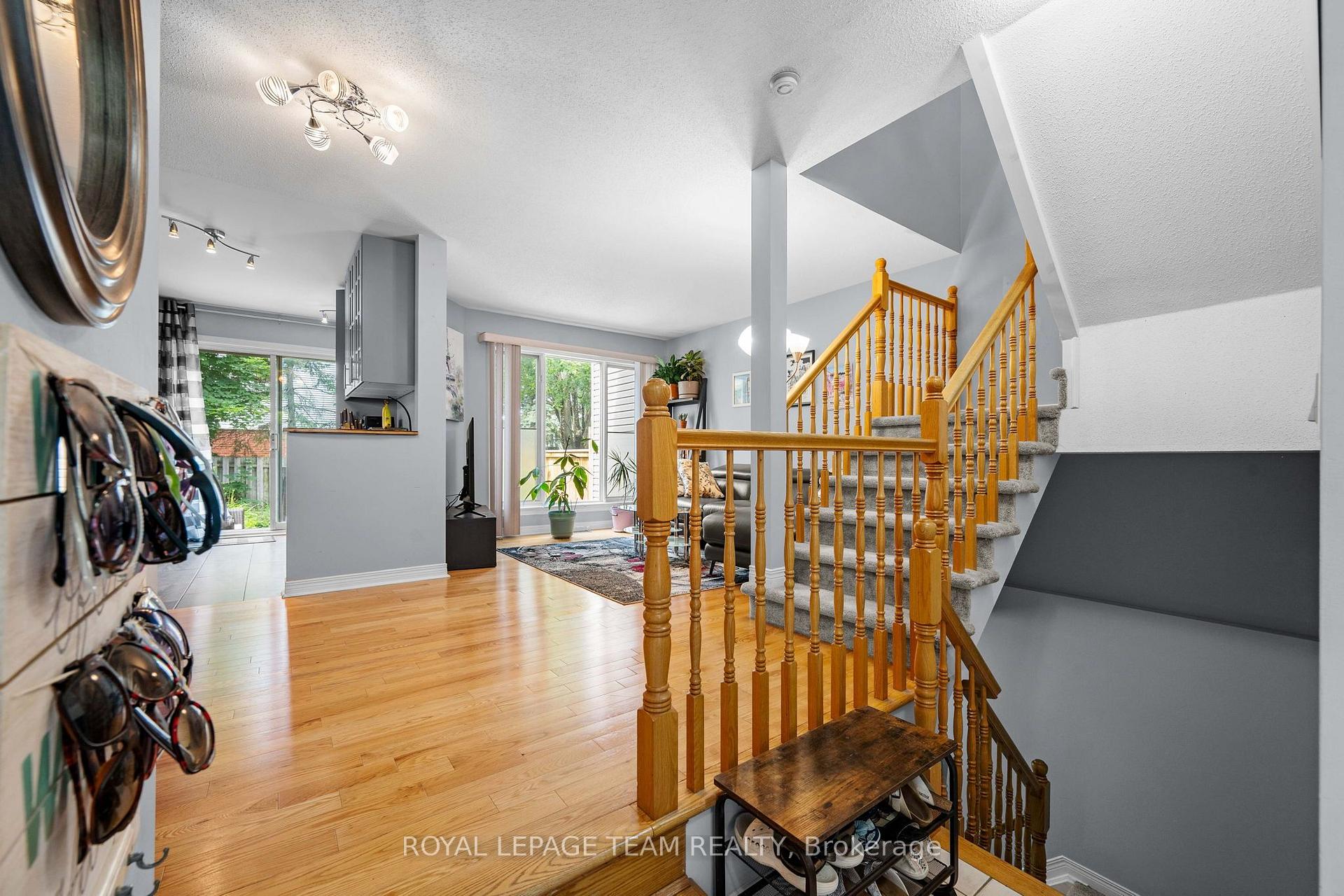 Photo 6 of 193 Thornbury Crescent, Ottawa, Centrepointe — HOMEH