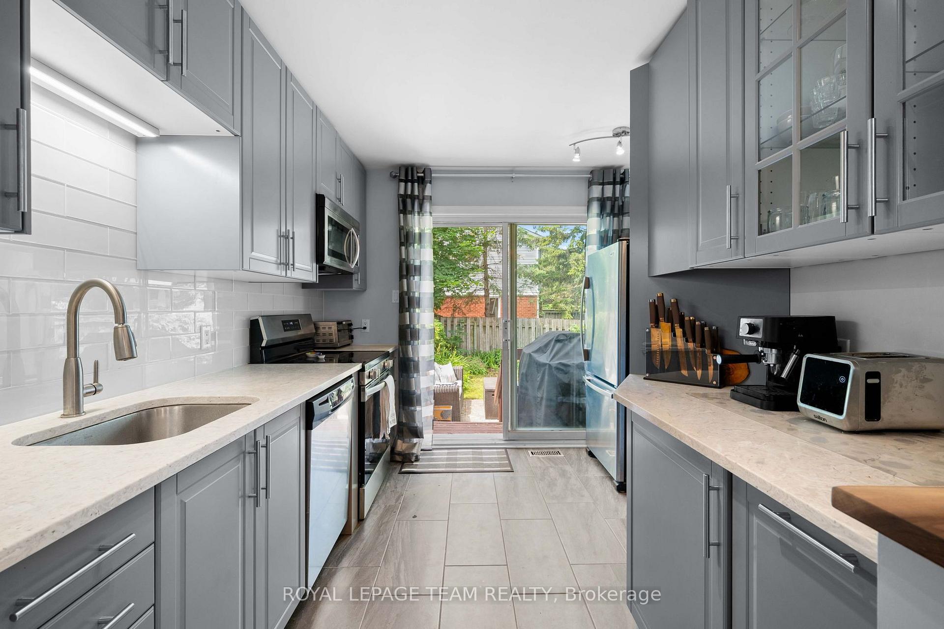 Photo 14 of 193 Thornbury Crescent, Ottawa, Centrepointe — HOMEH