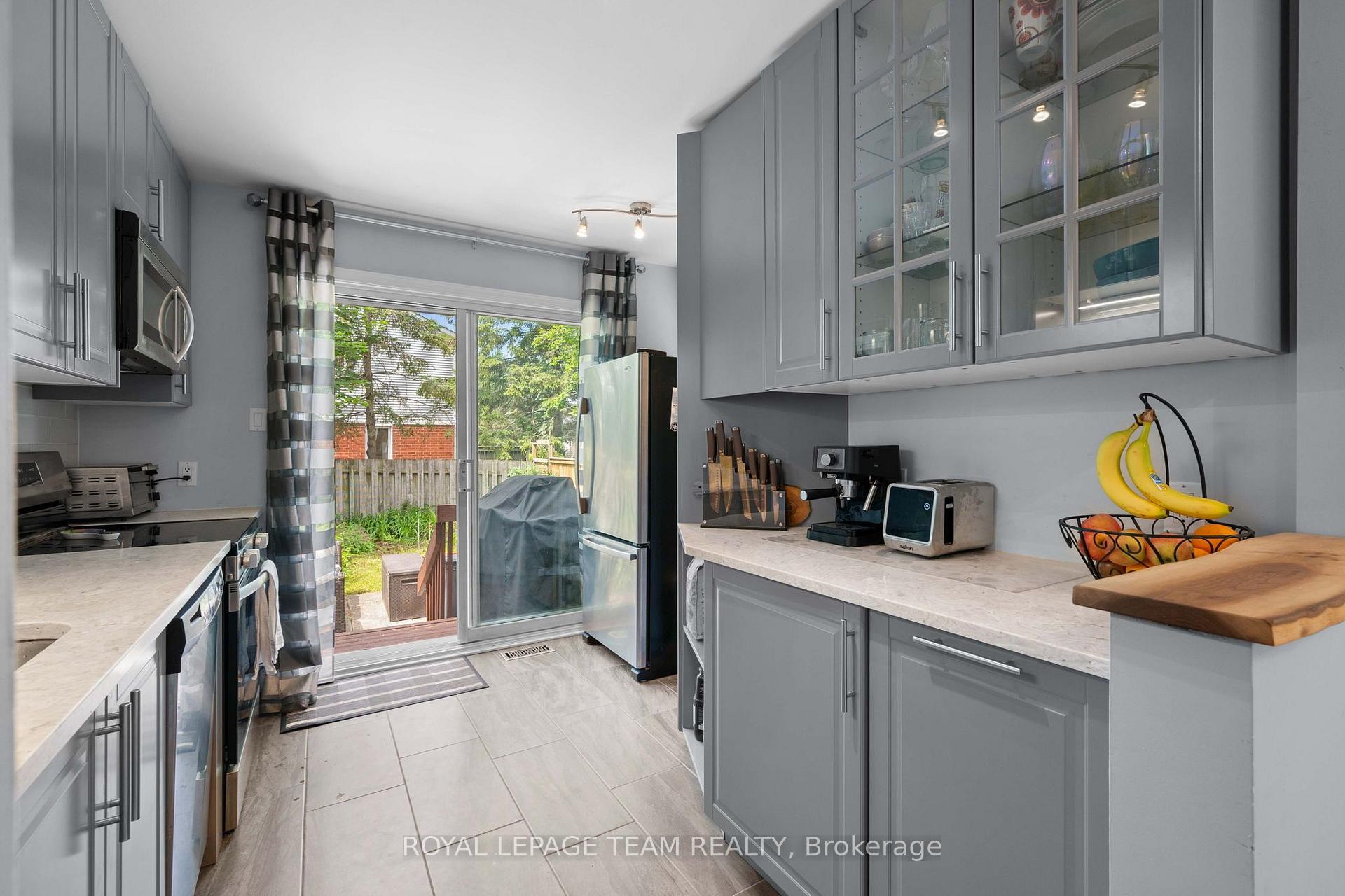Photo 15 of 193 Thornbury Crescent, Ottawa, Centrepointe — HOMEH