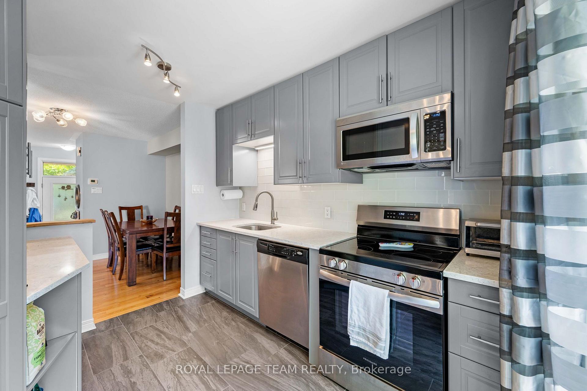 Photo 16 of 193 Thornbury Crescent, Ottawa, Centrepointe — HOMEH