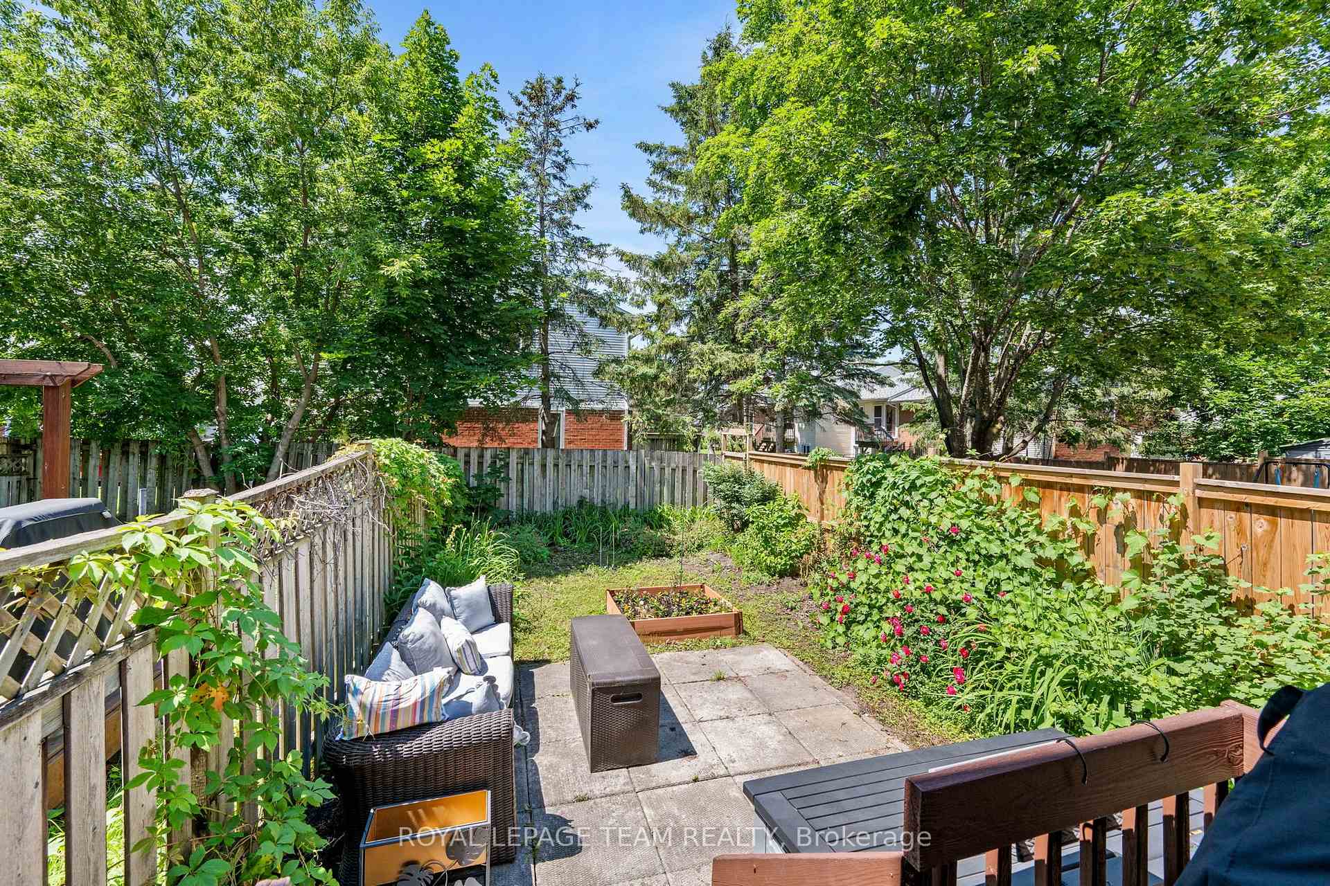 Photo 20 of 193 Thornbury Crescent, Ottawa, Centrepointe — HOMEH
