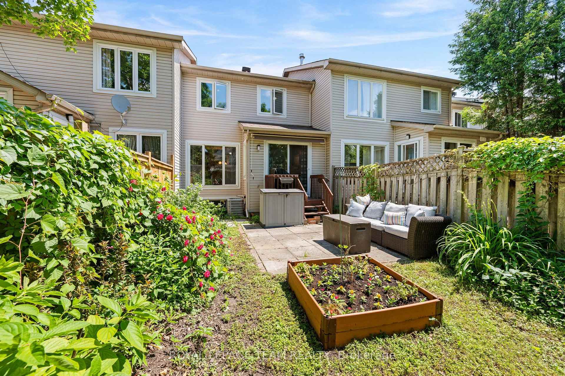Photo 23 of 193 Thornbury Crescent, Ottawa, Centrepointe — HOMEH