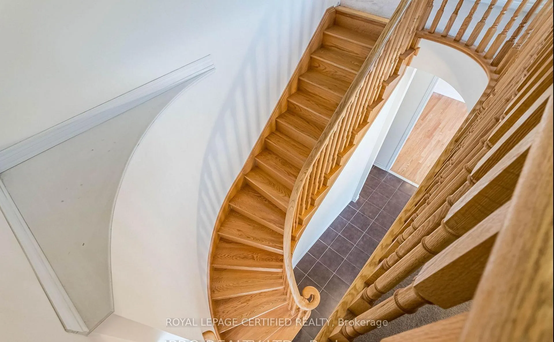 Photo 7 of 620 Asleton Boulevard, Milton, Willmott — HOMEH