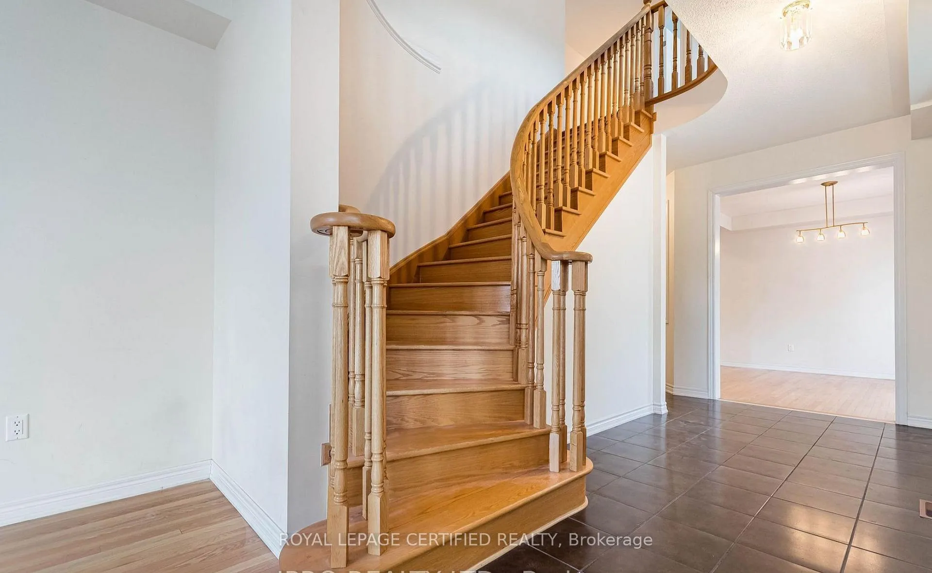 Photo 8 of 620 Asleton Boulevard, Milton, Willmott — HOMEH