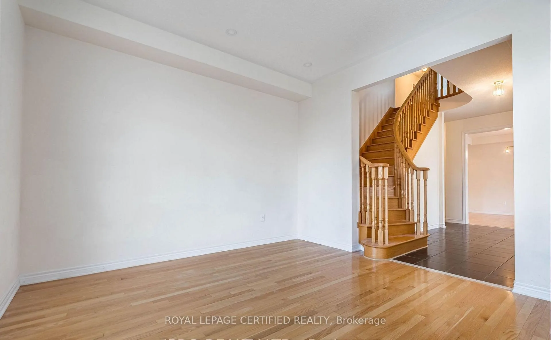 Photo 9 of 620 Asleton Boulevard, Milton, Willmott — HOMEH