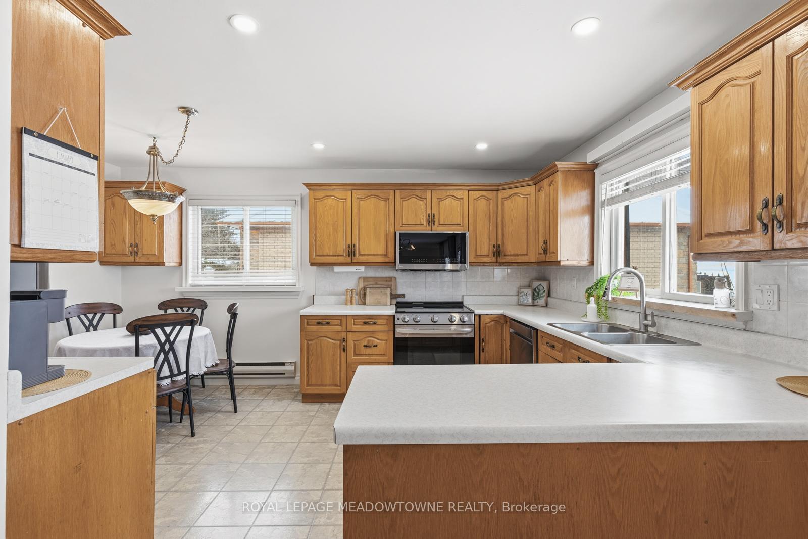 Photo 15 of 61 Aldred Drive, Scugog, Rural Scugog — HOMEH