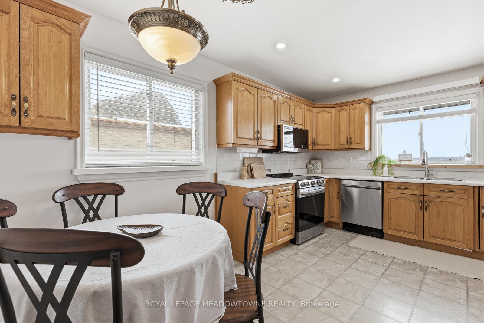 Photo 21 of 61 Aldred Drive, Scugog, Rural Scugog — HOMEH
