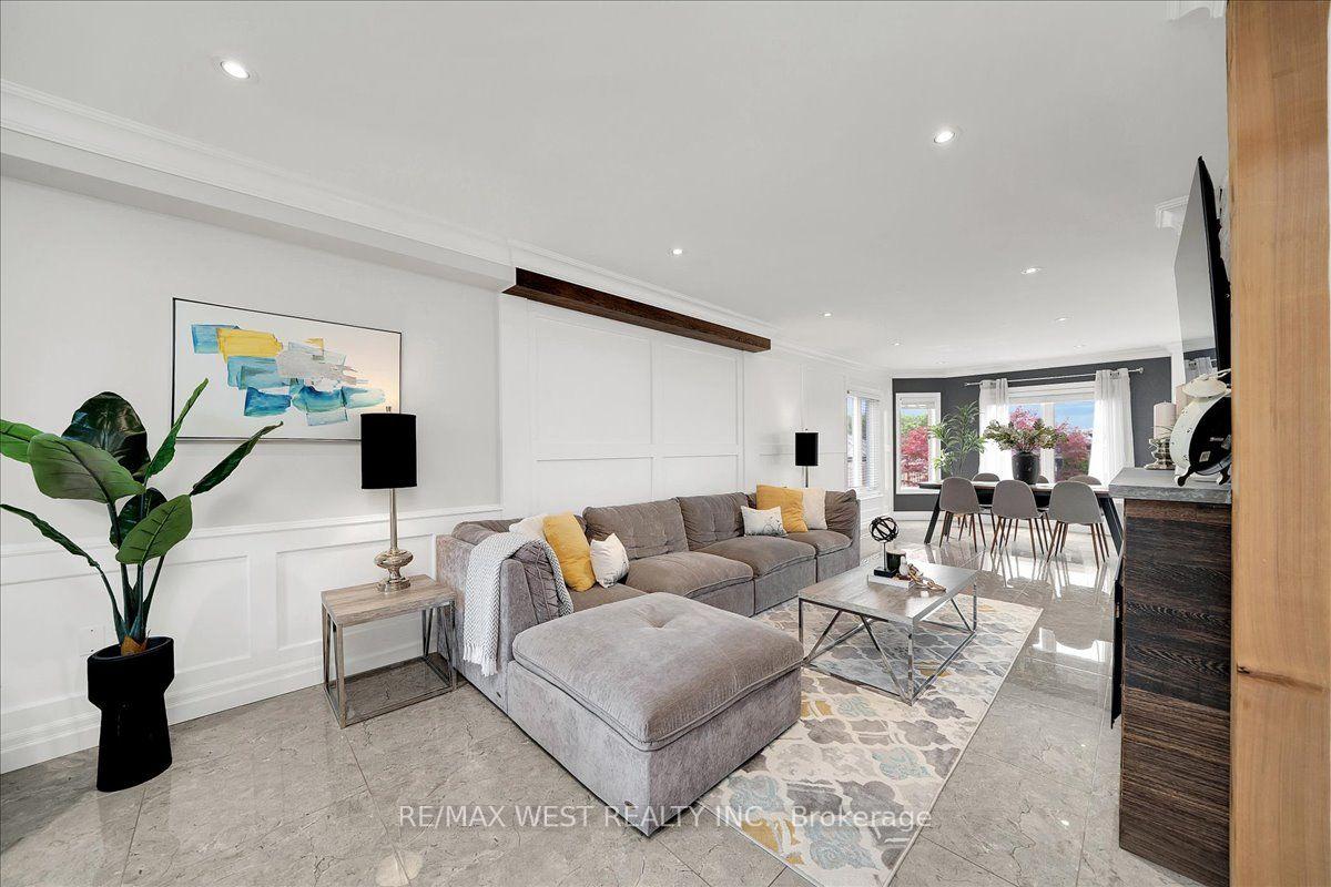 Photo 14 of 107 Wildhaven Crescent, Vaughan, Maple — HOMEH