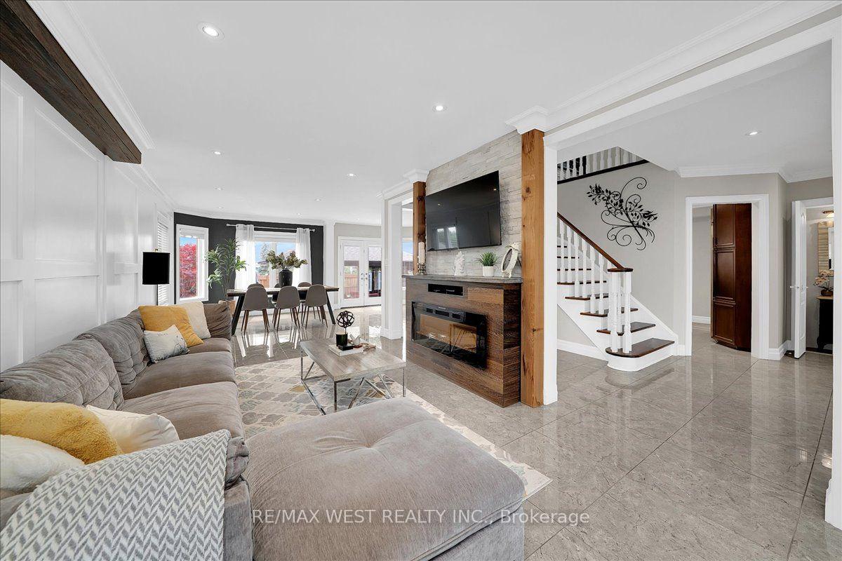 Photo 15 of 107 Wildhaven Crescent, Vaughan, Maple — HOMEH