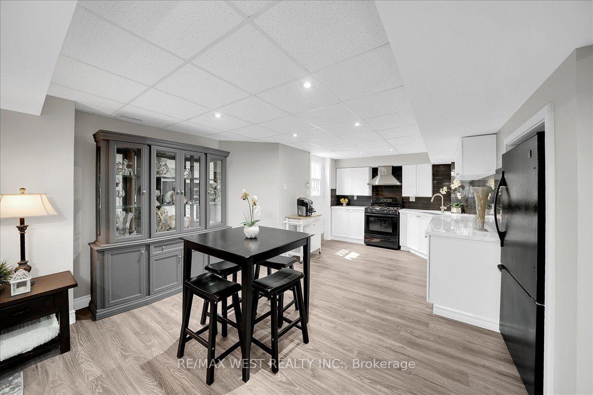 Photo 37 of 107 Wildhaven Crescent, Vaughan, Maple — HOMEH