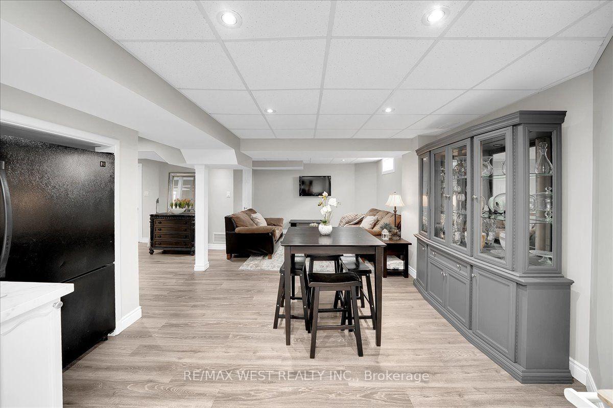 Photo 38 of 107 Wildhaven Crescent, Vaughan, Maple — HOMEH