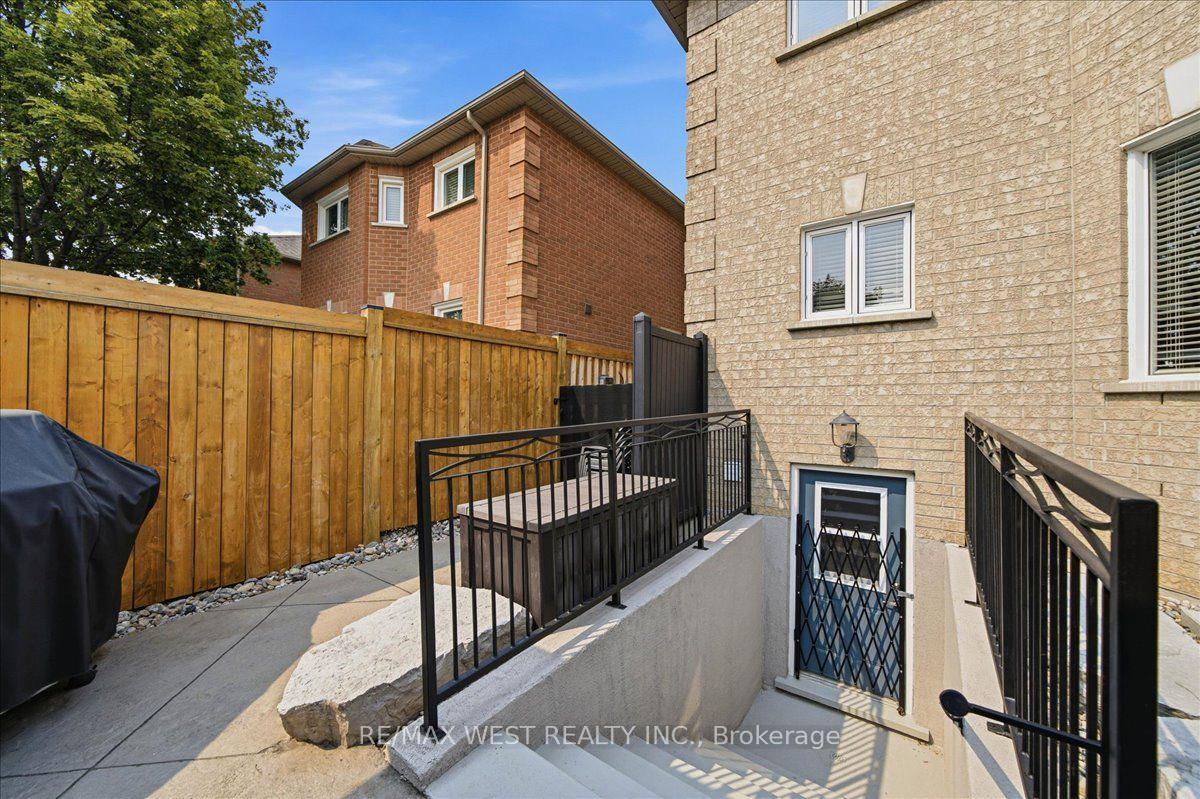 Photo 40 of 107 Wildhaven Crescent, Vaughan, Maple — HOMEH