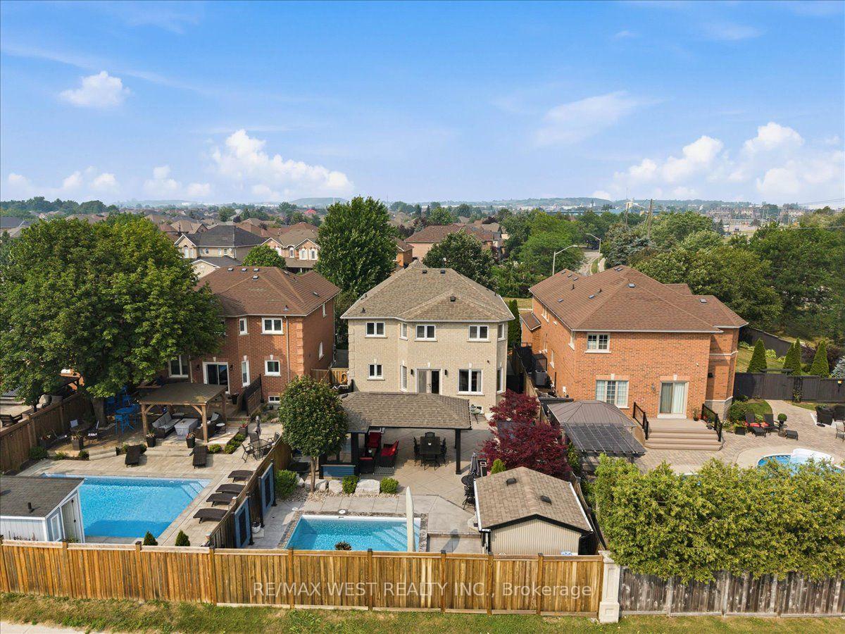 Photo 49 of 107 Wildhaven Crescent, Vaughan, Maple — HOMEH