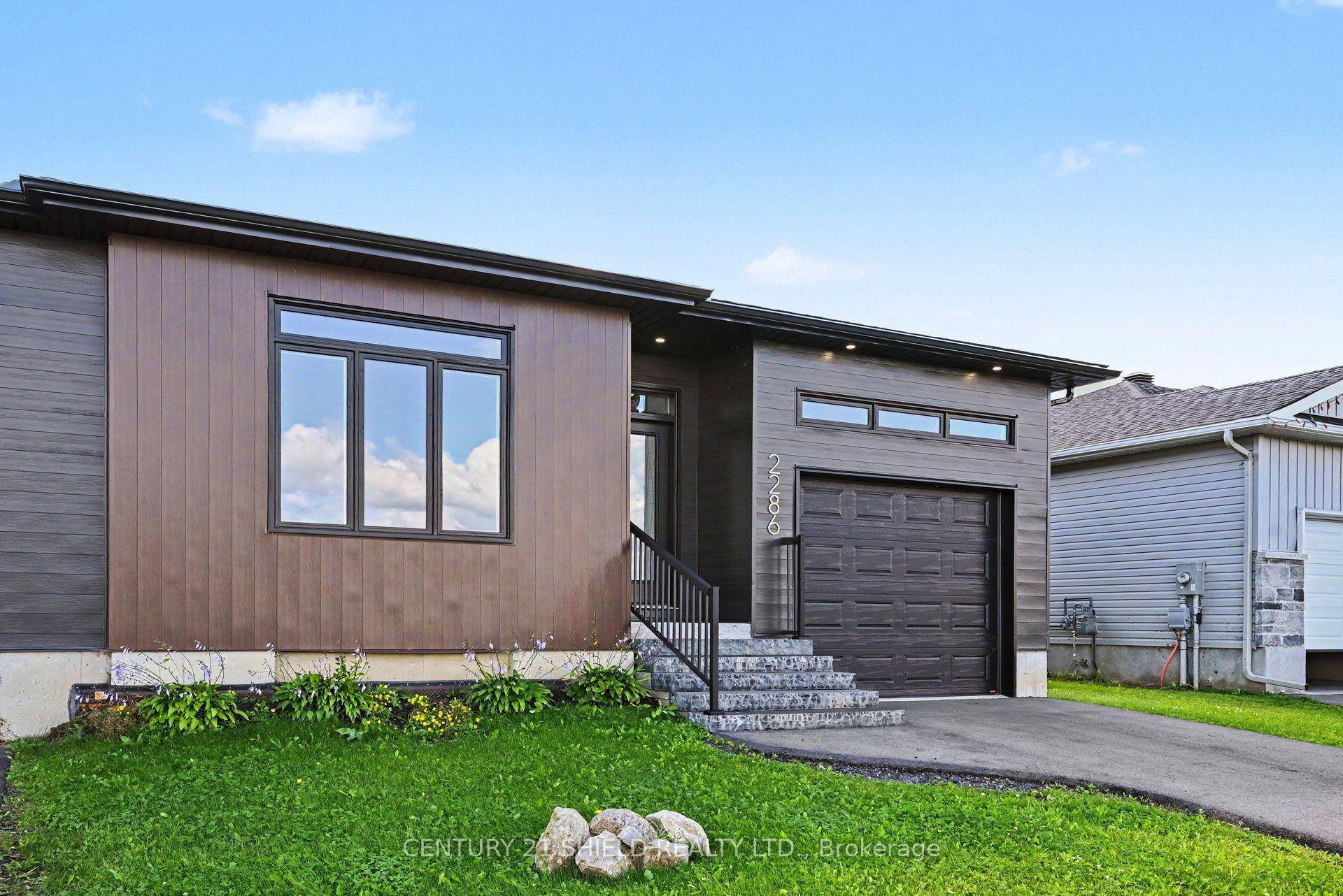 Photo 5 of 2286 Crewson Court, Cornwall, Cornwall — HOMEH