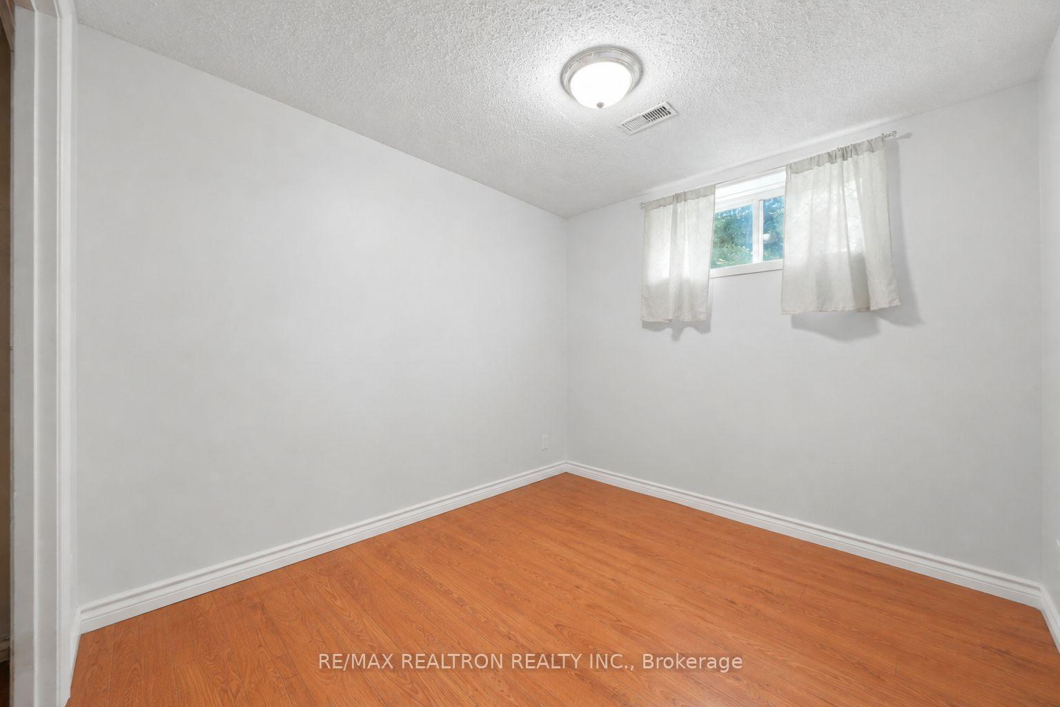 Photo 8 of 414 The Queensway Road S, Georgina, Keswick South — HOMEH