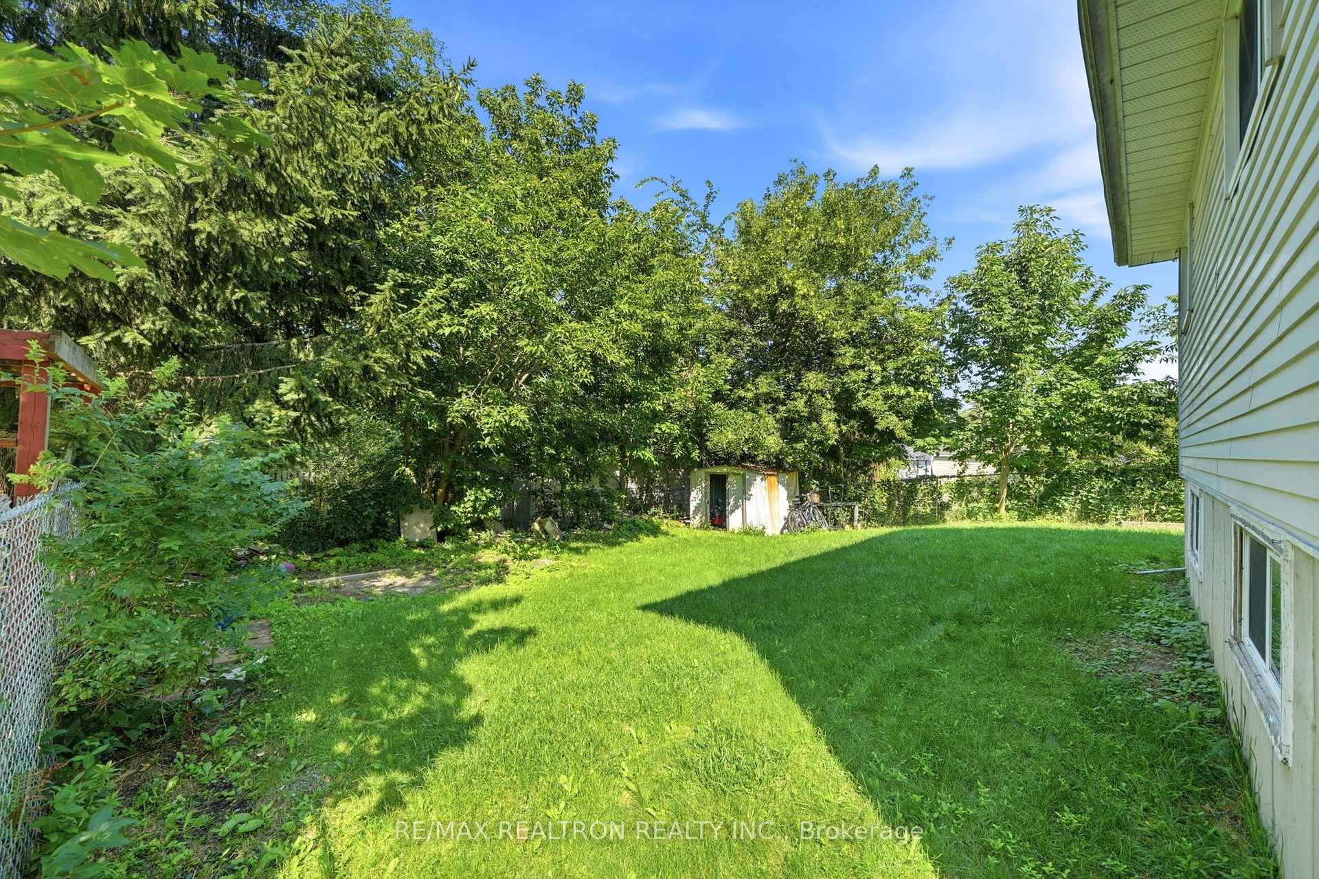 Photo 14 of 414 The Queensway Road S, Georgina, Keswick South — HOMEH