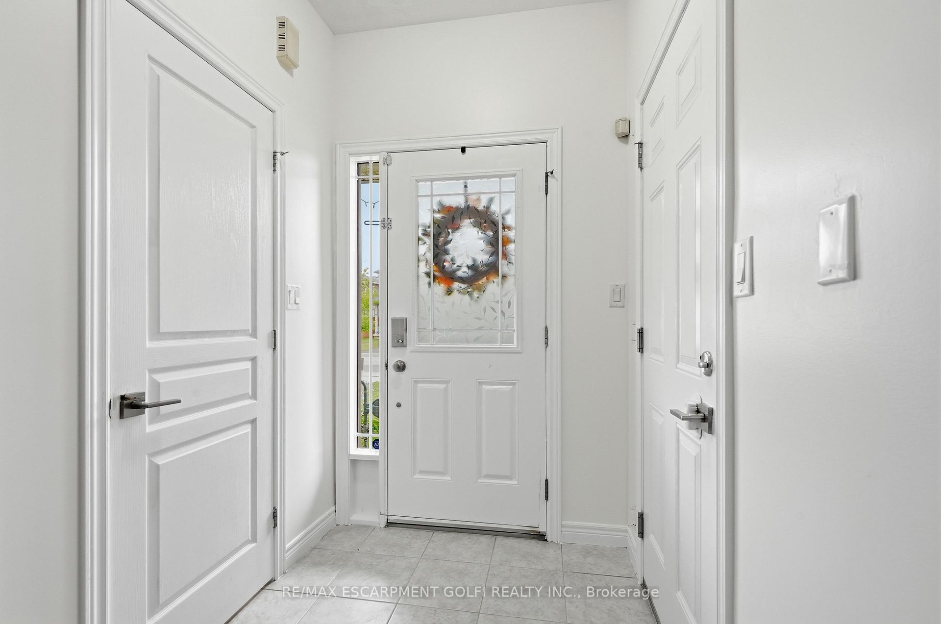 Photo 4 of 161 Kinsman Drive, Hamilton, Binbrook — HOMEH