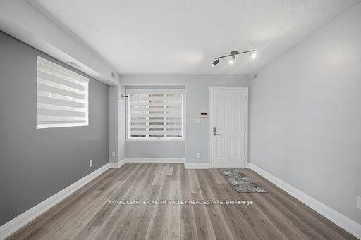 Photo 4 of Unit 36, 208 Niagara Street, Toronto, Niagara — HOMEH